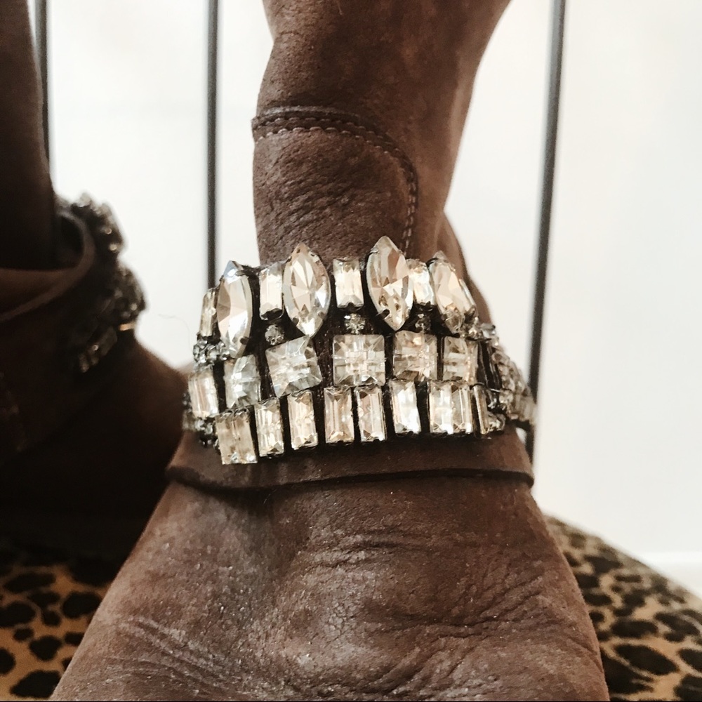 Vera Wang booties - Picture 2 of 3